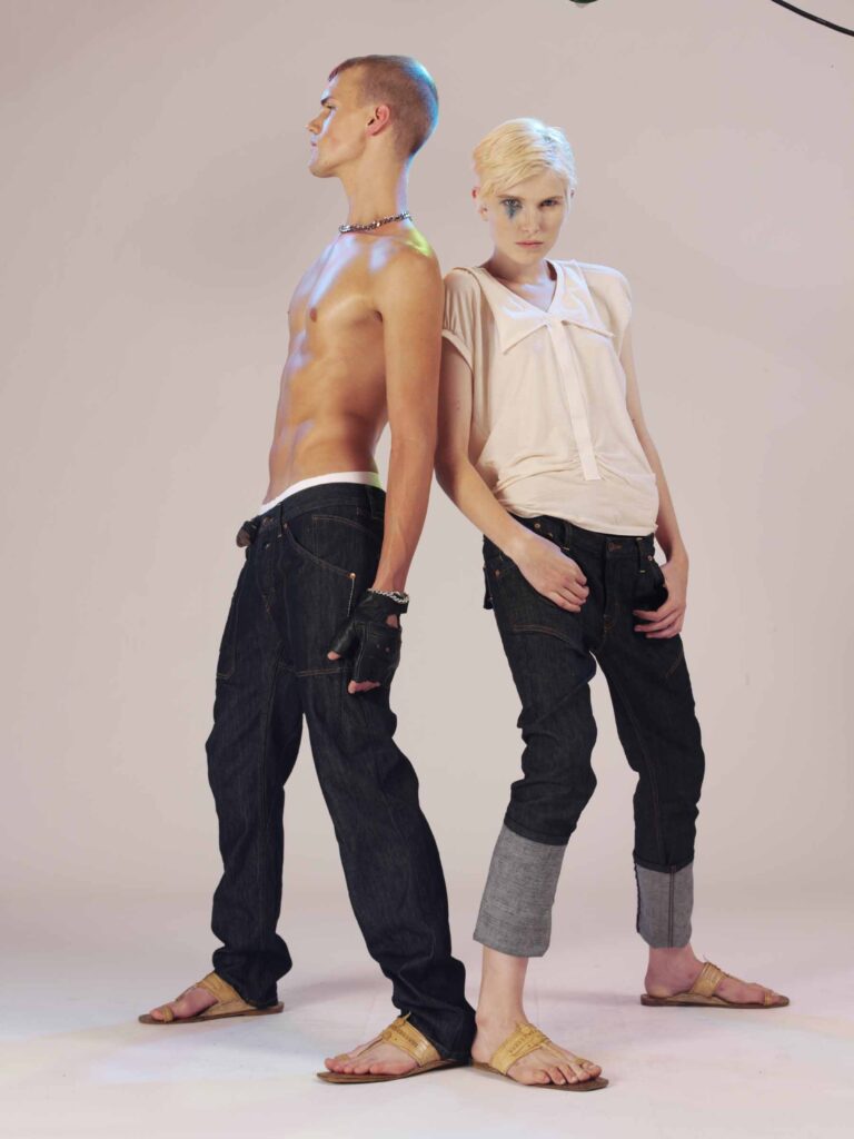 About Blu Men and Women Spring / Summer 2008 lookbook, look 3 of 49 — denim, jersey and casualwear menswear and womenswear designed by Leonardo Del Paggio