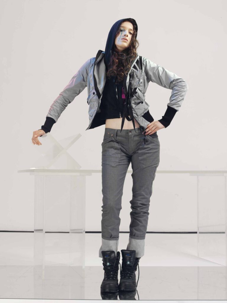 About Blu Men and Women Spring / Summer 2008 lookbook, look 13 of 49 — denim, jersey and casualwear menswear and womenswear designed by Leonardo Del Paggio