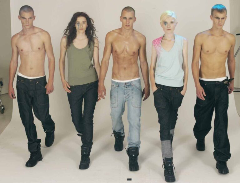 About Blu Men and Women Spring / Summer 2008 lookbook, look 14 of 49 — denim, jersey and casualwear menswear and womenswear designed by Leonardo Del Paggio