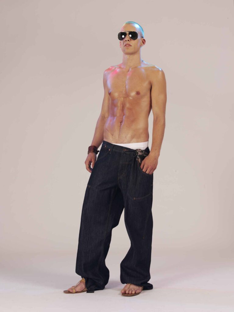 About Blu Men and Women Spring / Summer 2008 lookbook, look 17 of 49 — denim, jersey and casualwear menswear and womenswear designed by Leonardo Del Paggio