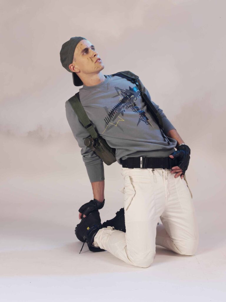 About Blu Men and Women Spring / Summer 2008 lookbook, look 28 of 49 — denim, jersey and casualwear menswear and womenswear designed by Leonardo Del Paggio